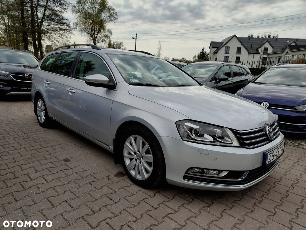 Volkswagen Passat - 1