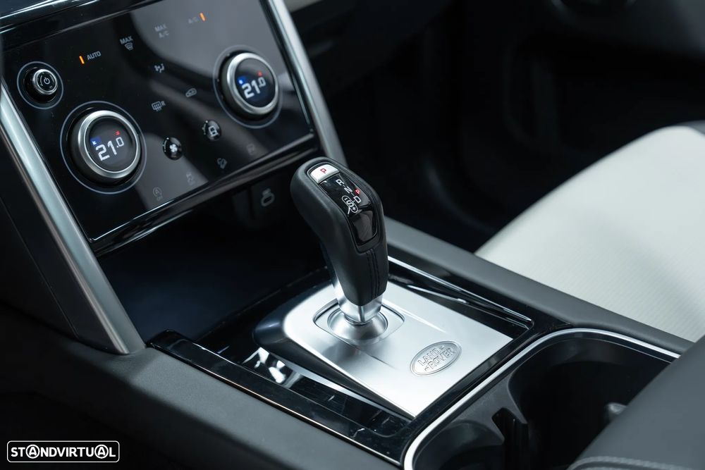 Land Rover Discovery Sport P300e Dynamic HSE - 18