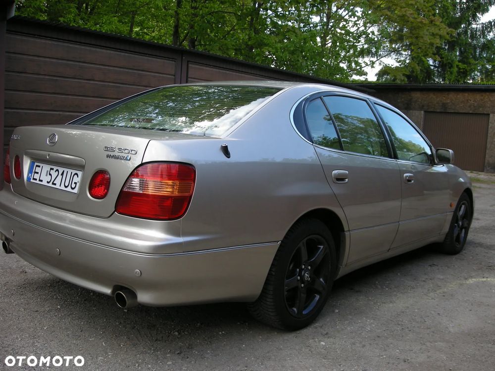 Lexus GS - 4