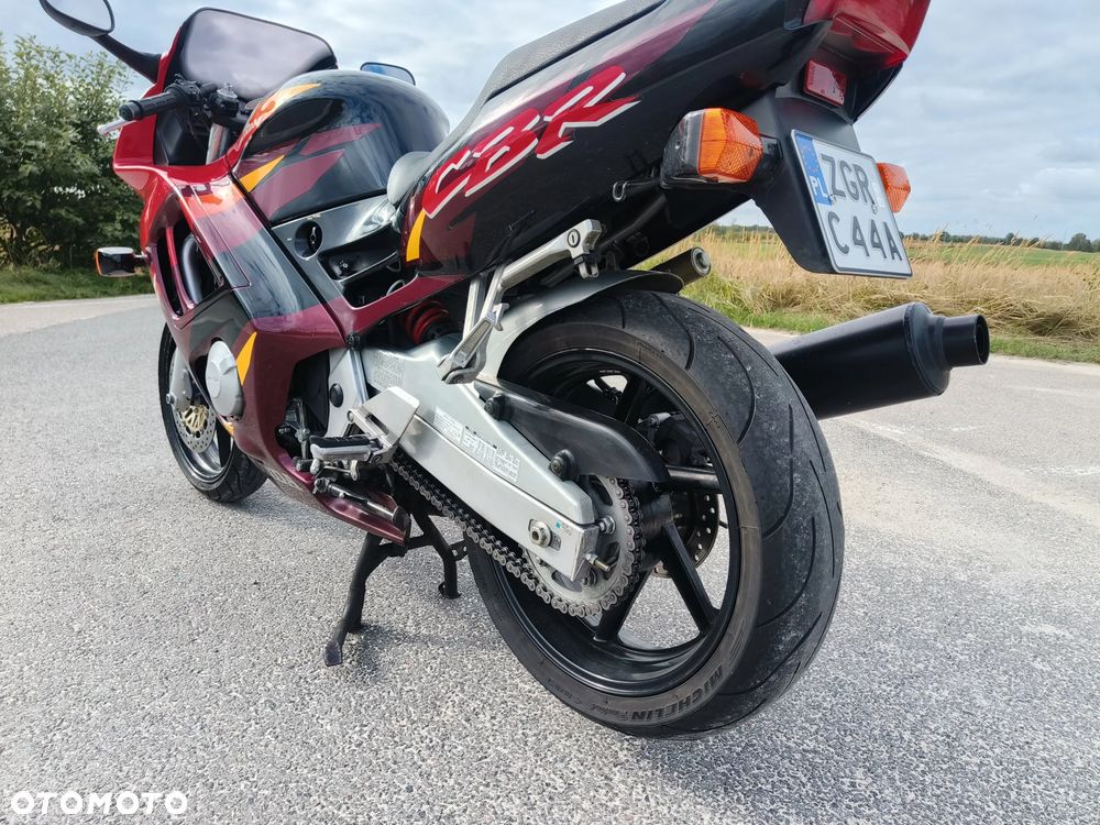 Honda CBR - 19