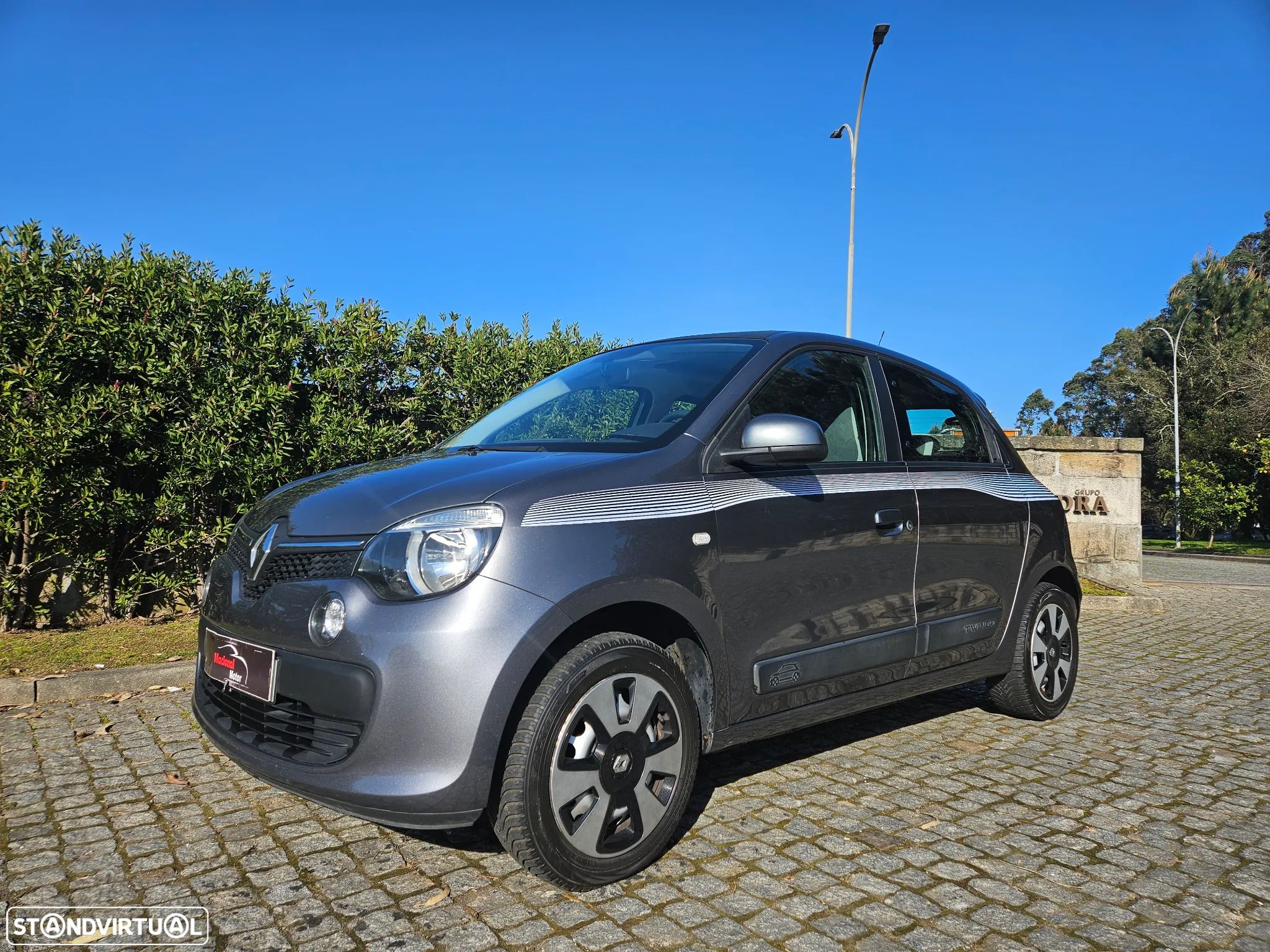 Renault Twingo 1.0 SCe Luxe - 1