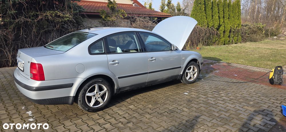 Volkswagen Passat 1.8 - 3
