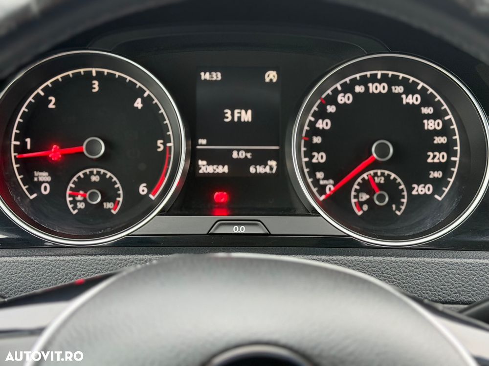 Volkswagen Golf - 24