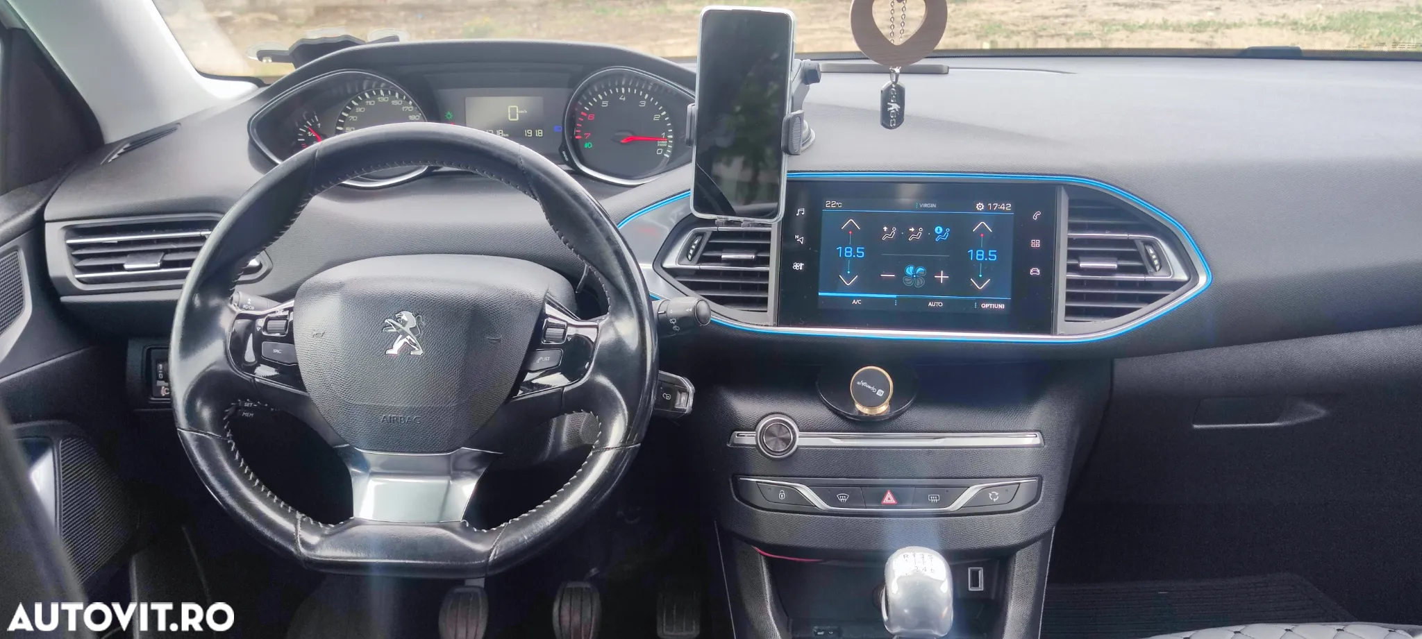 Peugeot 308 1.2 L PureTech Turbo S&S Access - 3