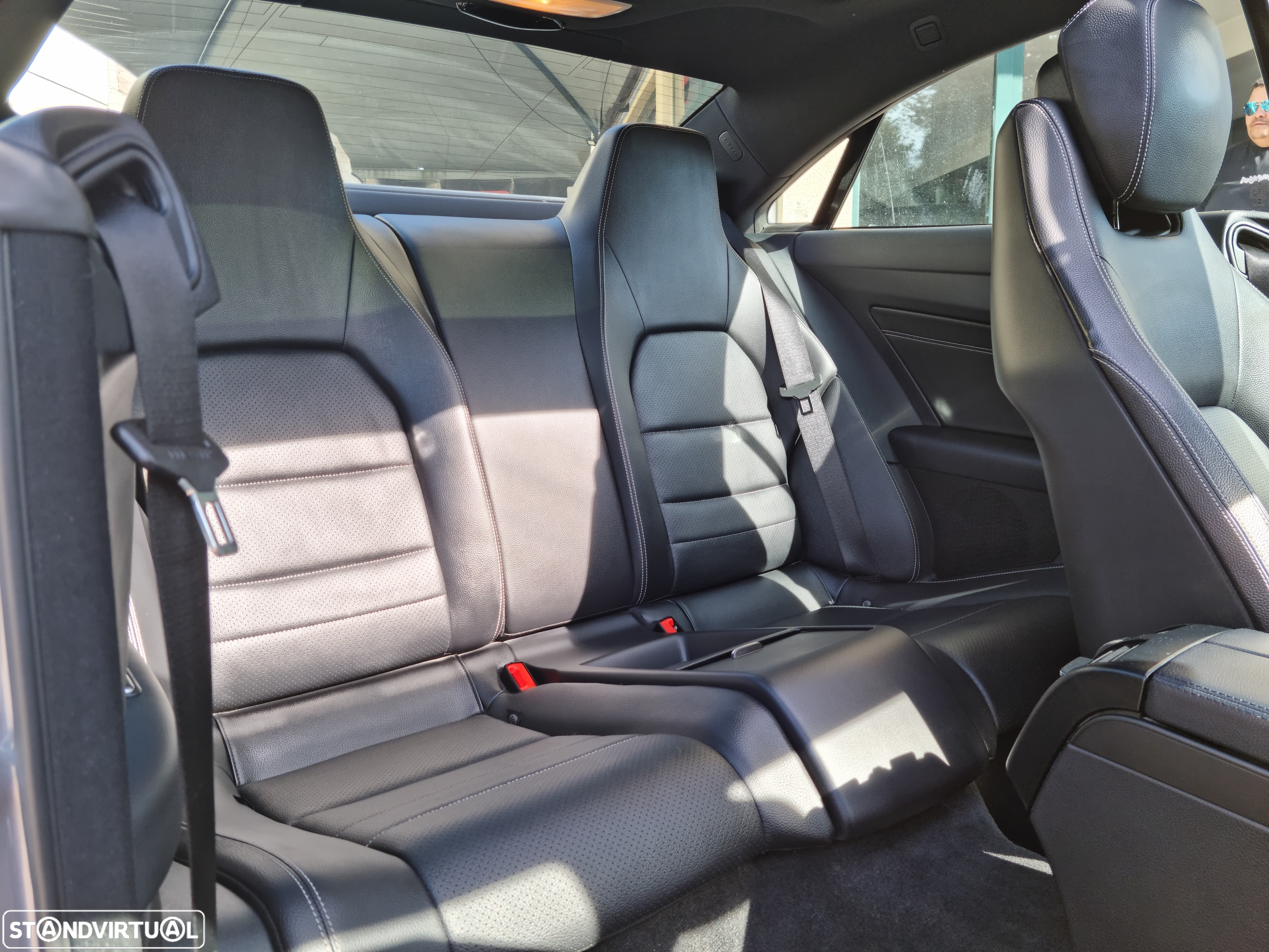 Mercedes-Benz E 220 CDI DPF Coupe BlueEFFICIENCY 7G-TRONIC Avantgarde - 23