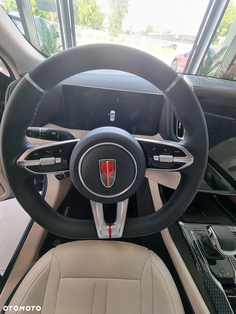 Hongqi HS3 - 9