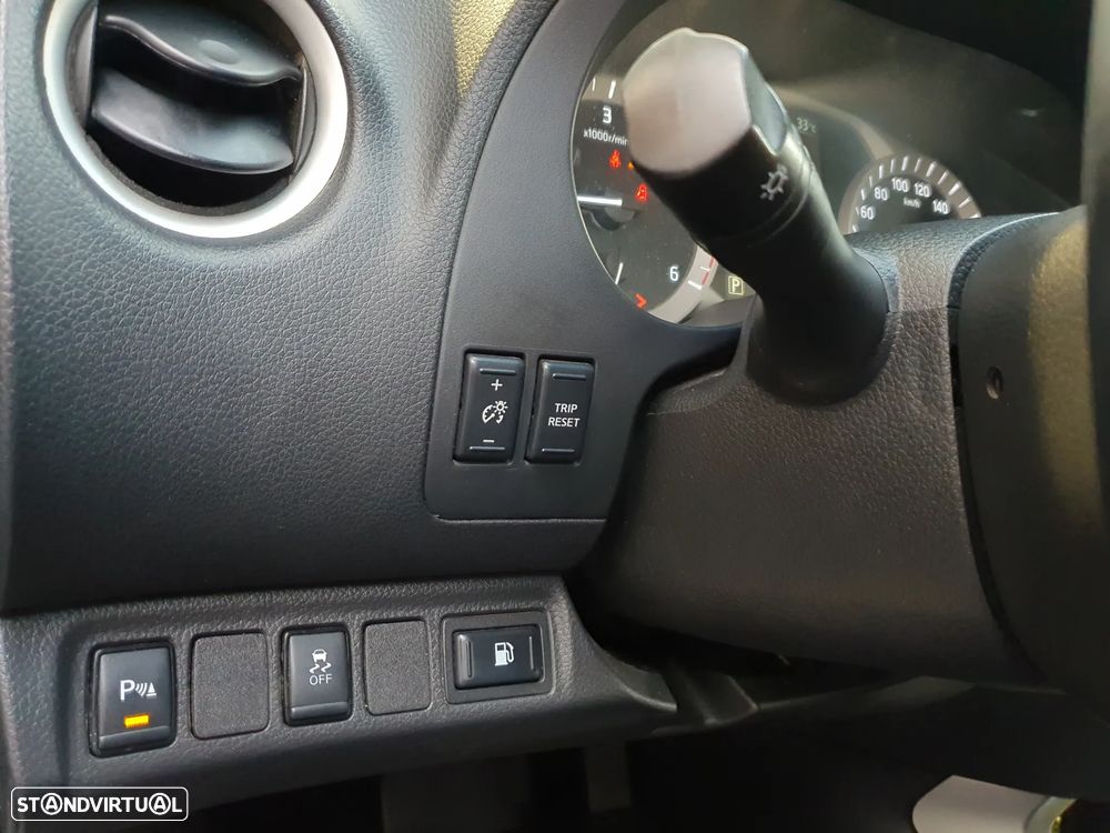 Nissan Navara 2.3 dCi CD 4WD Tekna AT - 12