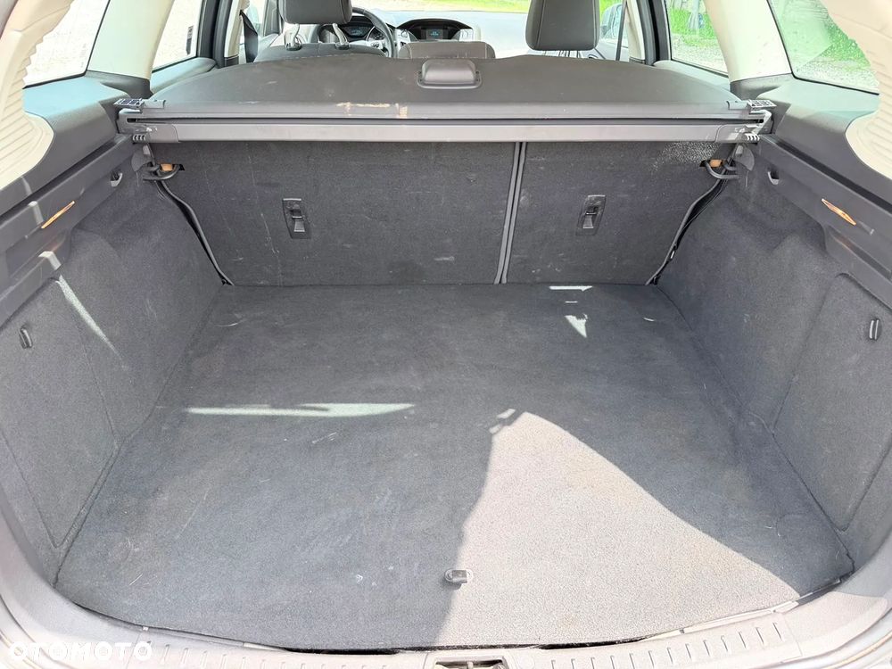 Ford Focus 1.6 TDCi DPF Ambiente - 5