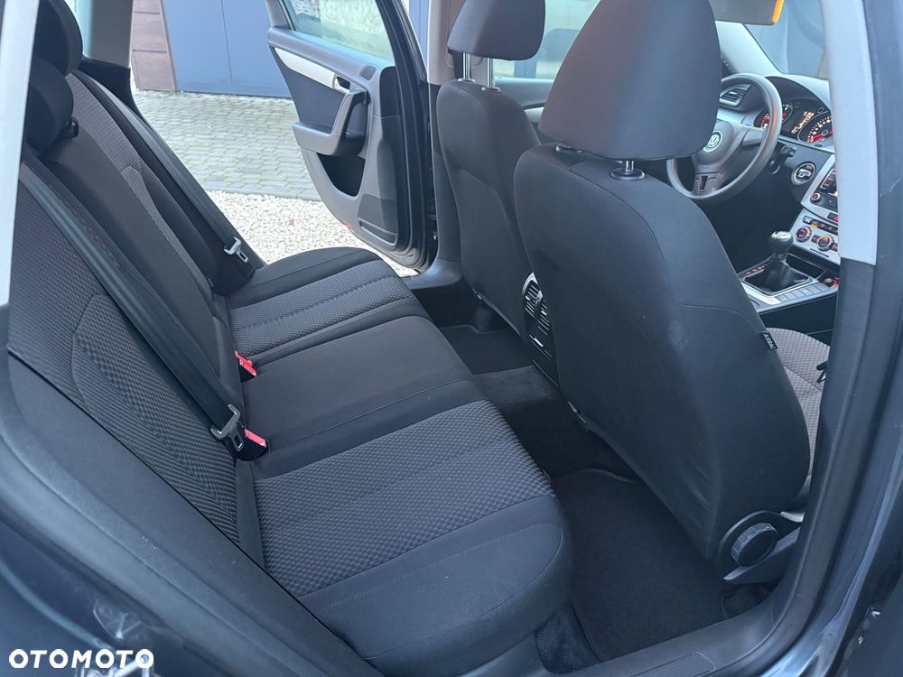 Volkswagen Passat - 8