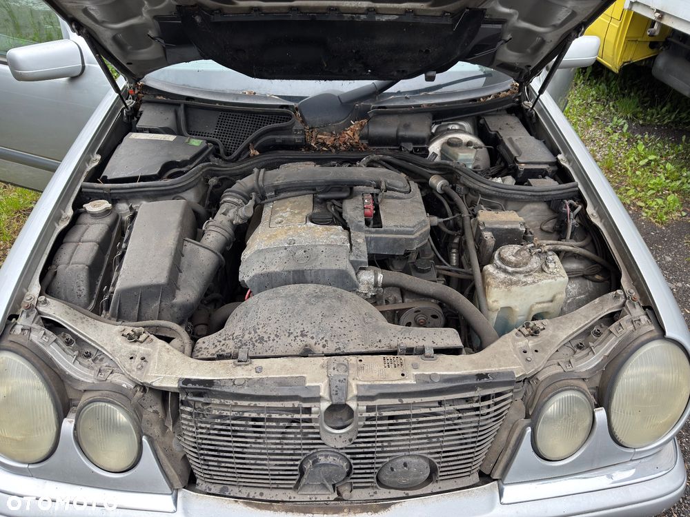 Mercedes-Benz Klasa E - 16