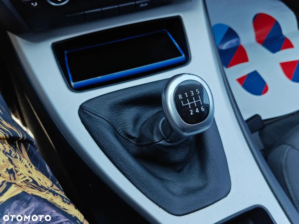 BMW Seria 3 318d Edition Exclusive - 23