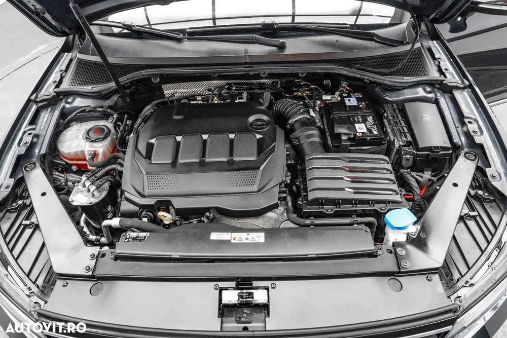 Volkswagen Passat 2.0 TDI DSG Highline - 23