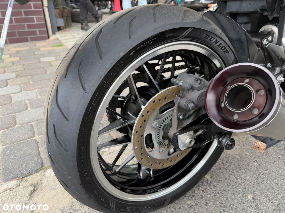 Kawasaki Z 900 RS - 23