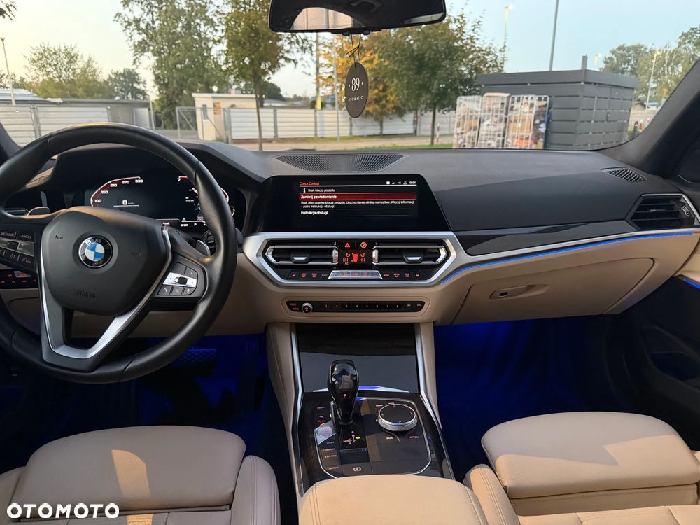 BMW Seria 3 330i Sport Line sport - 8