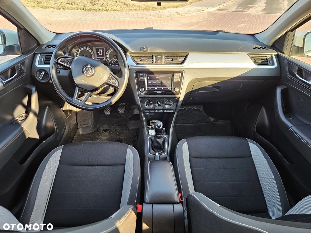 Skoda RAPID - 7