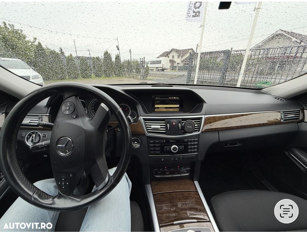 Mercedes-Benz E 220 CDI DPF BlueEFFICIENCY 7G-TRONIC Elegance - 10