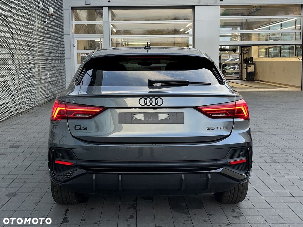 Audi Q3 Sportback - 10