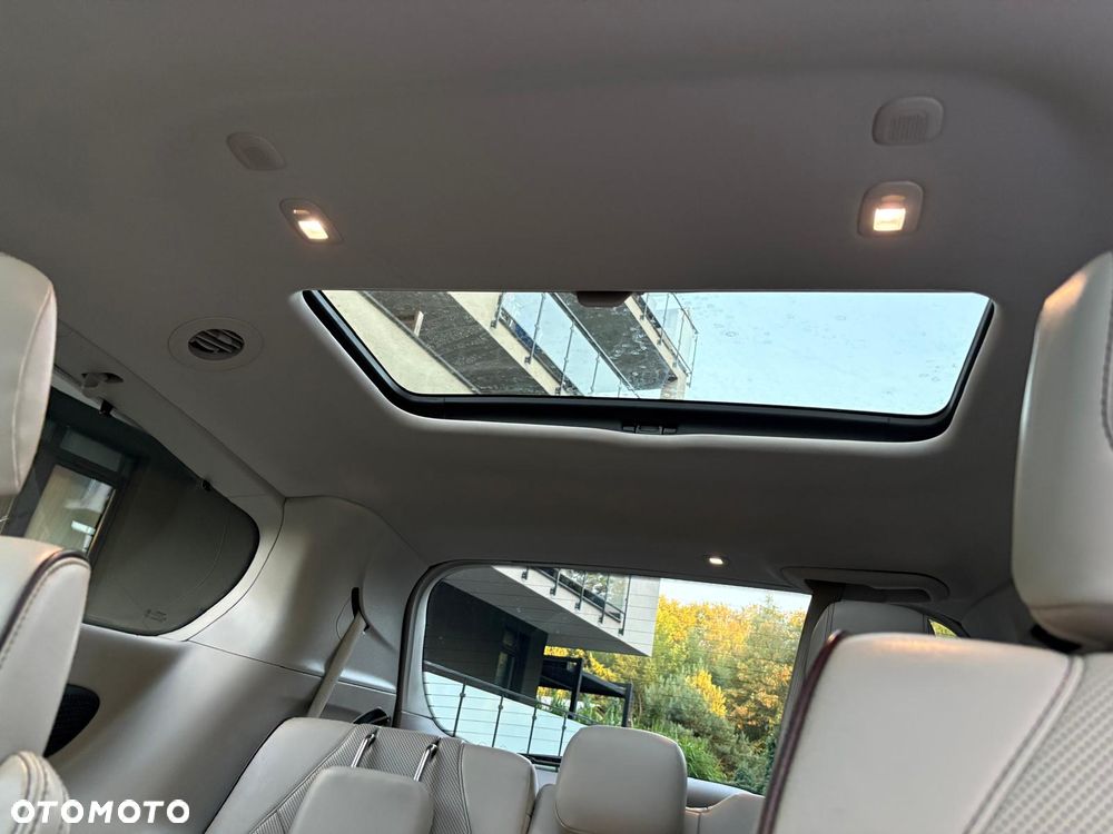 Chrysler Pacifica - 35