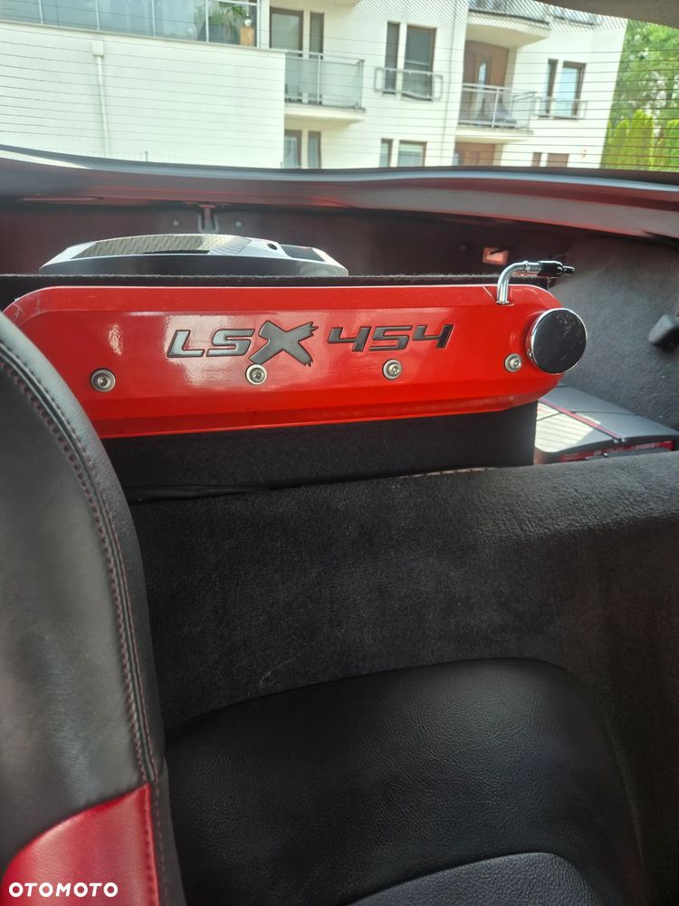 Chevrolet Corvette - 12