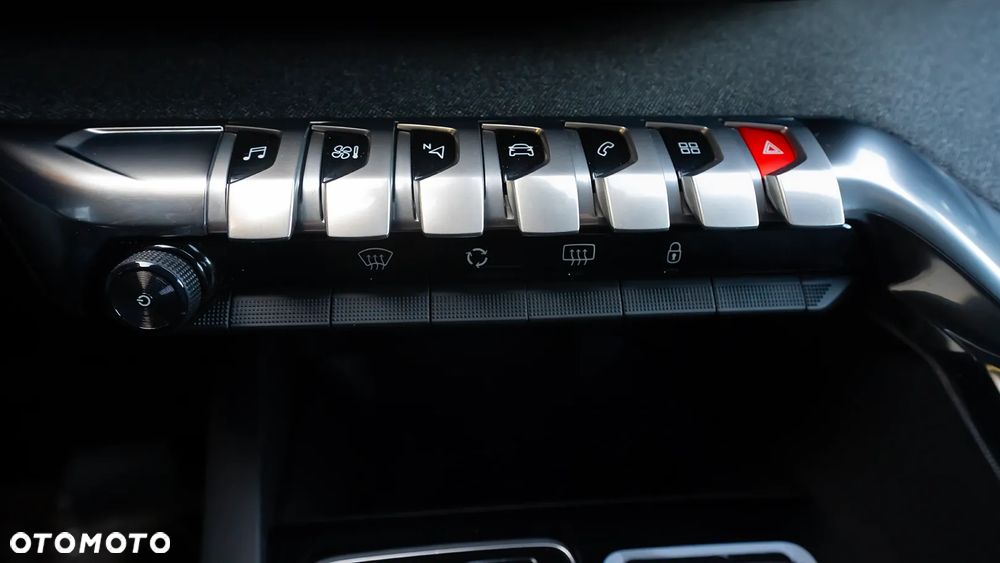 Peugeot 3008 BlueHDi 130 Stop & Start EAT8 Allure Business-Paket - 41