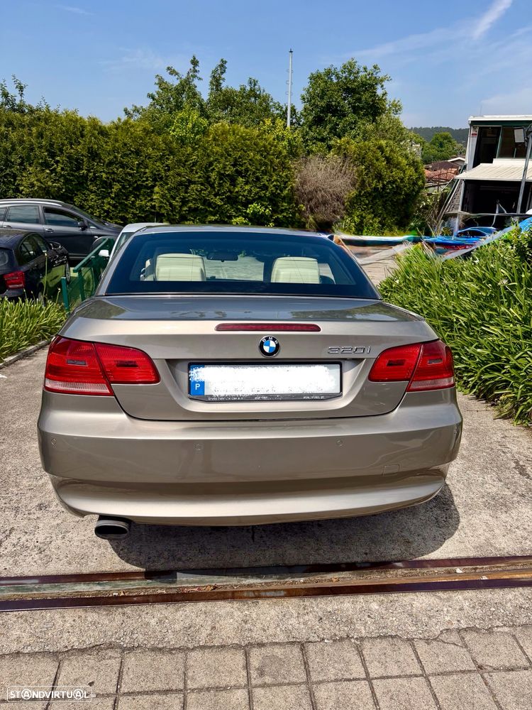 BMW 320 i Cabrio - 8