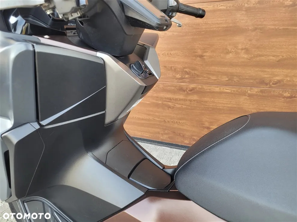 Honda NSS - 33