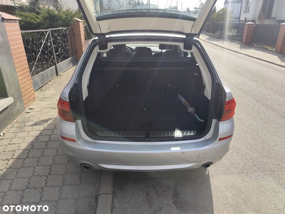 BMW Seria 5 520d Luxury Line - 9