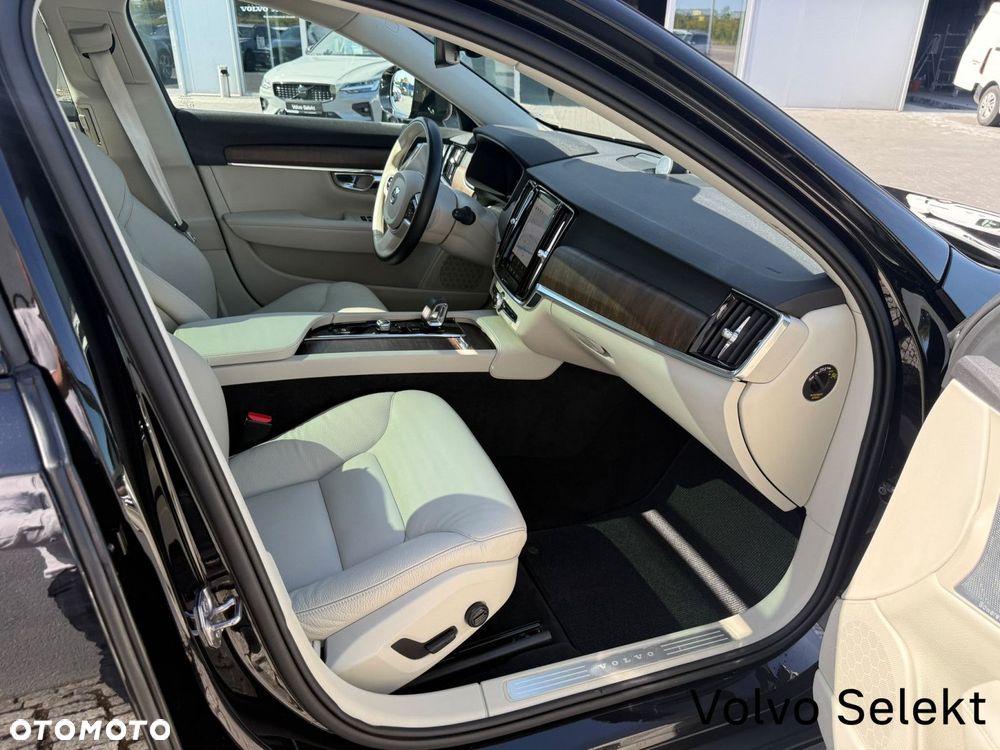 Volvo V90 Cross Country - 27