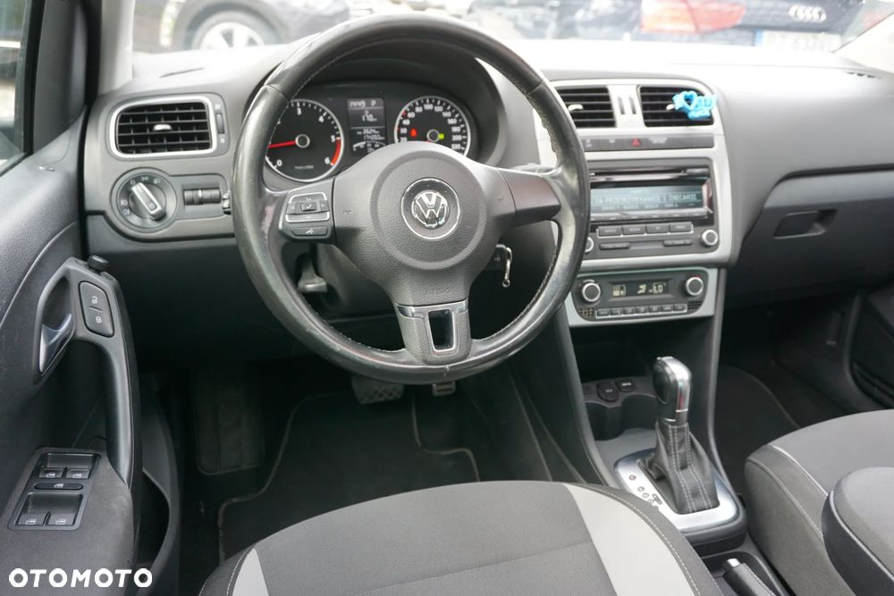 Volkswagen Polo 1.6 TDI DSG Life - 14