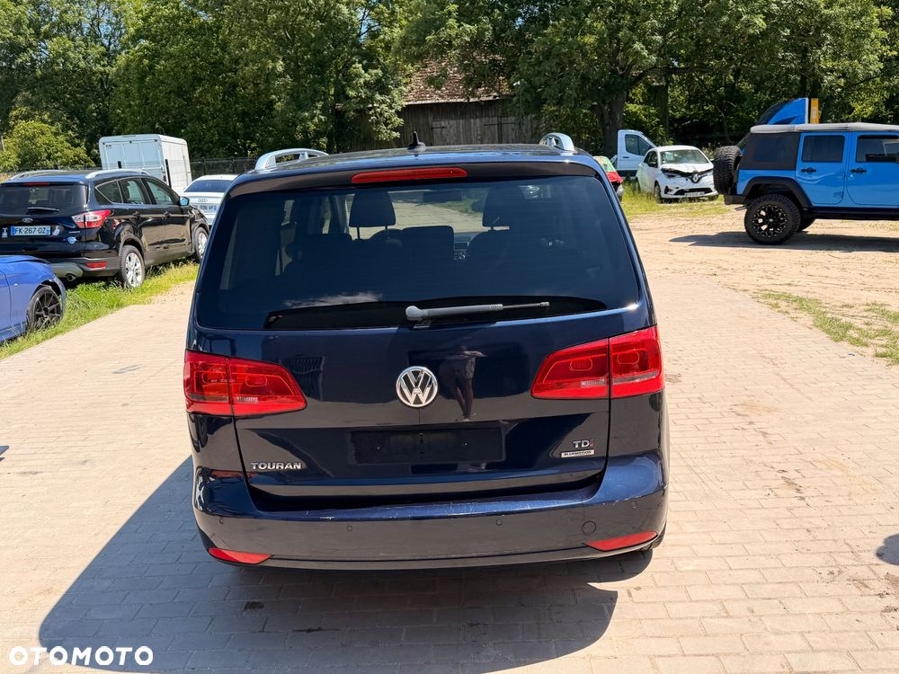 Volkswagen Touran 1.6 TDI DPF BlueMotion Technology DSG Highline - 10