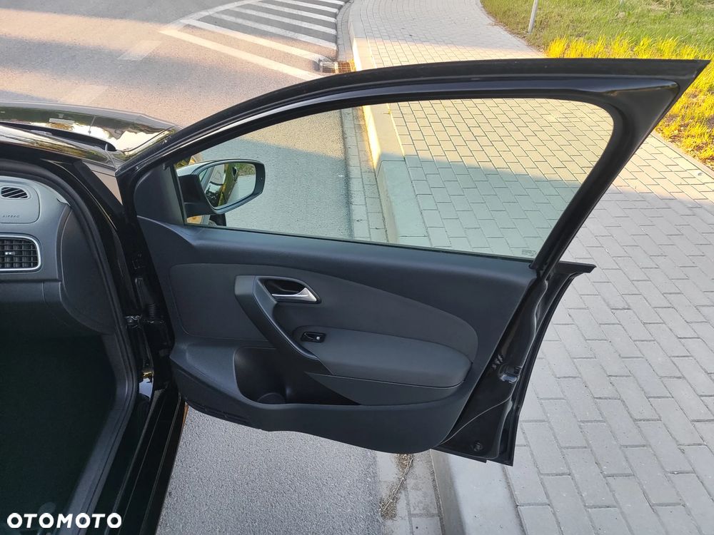 Volkswagen Polo 1.4 FSI Highline - 33