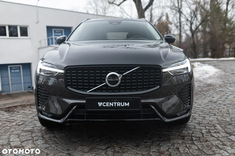 Volvo XC 60 B4 D AWD Plus Dark - 4