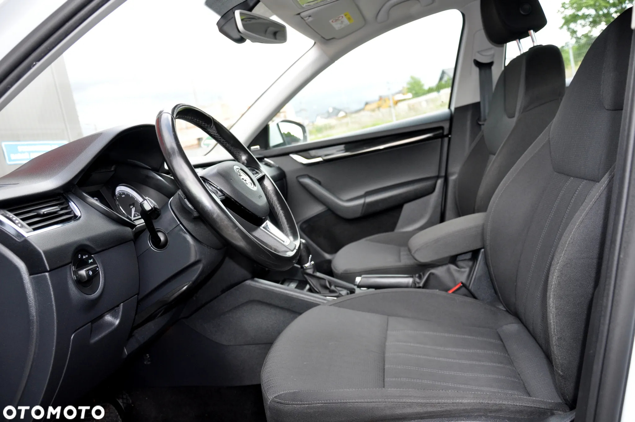Skoda Octavia 2.0 TDI Edition DSG - 25
