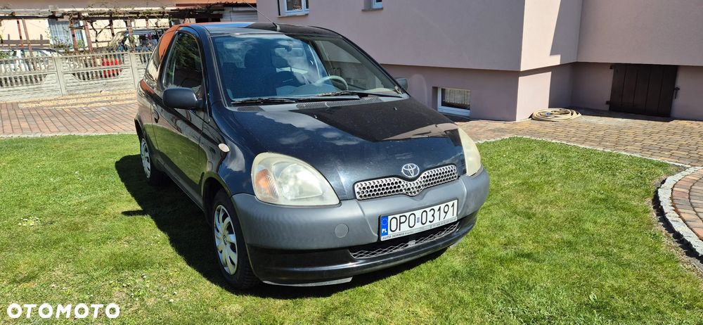 Toyota Yaris 1.0 Base - 1