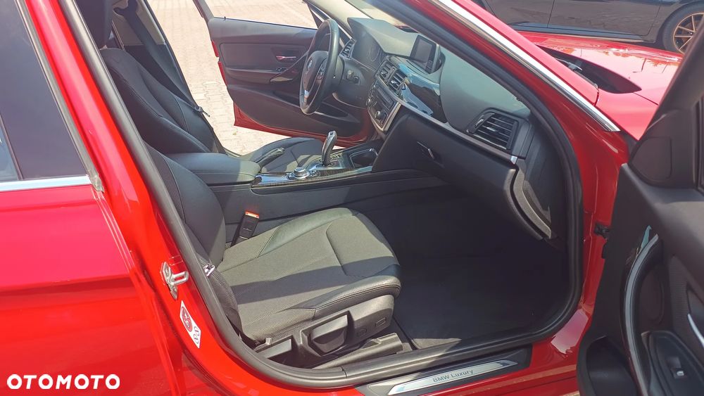 BMW Seria 3 318d Luxury Line - 26