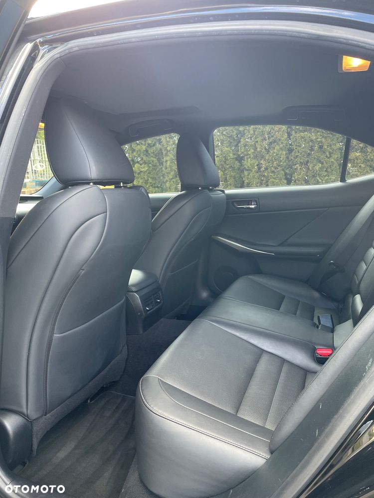 Lexus IS 200t F Sport - 27