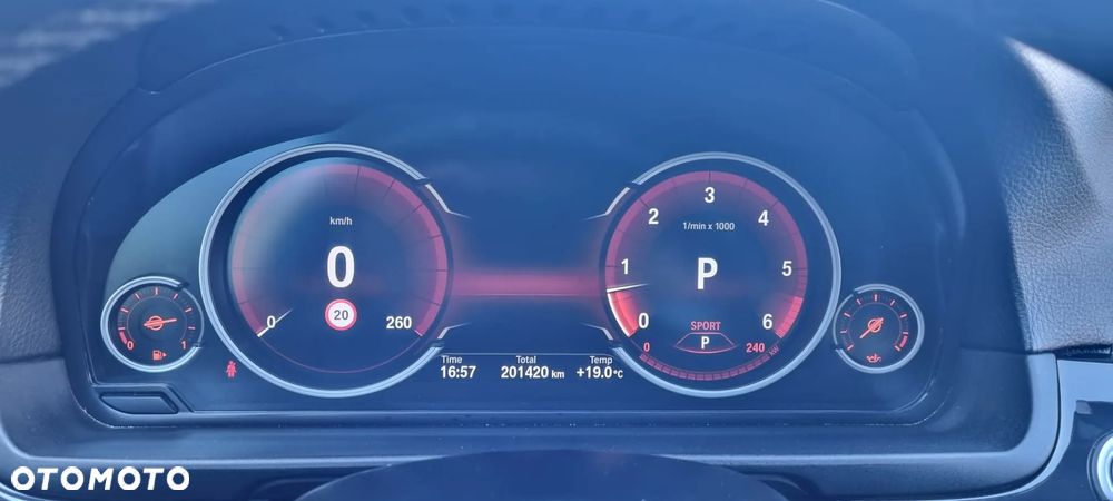 BMW Seria 5 535d xDrive - 9