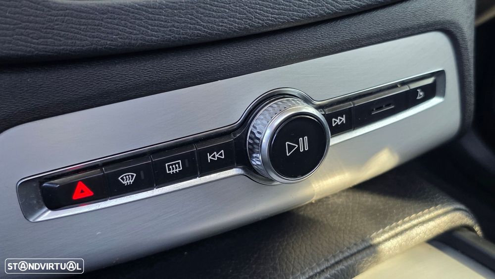 Volvo XC 90 2.0 D4 Momentum - 32