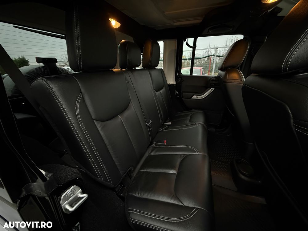 Jeep Wrangler Unlimited Hard-Top 2.8 CRD DPF Automatik Sahara - 27