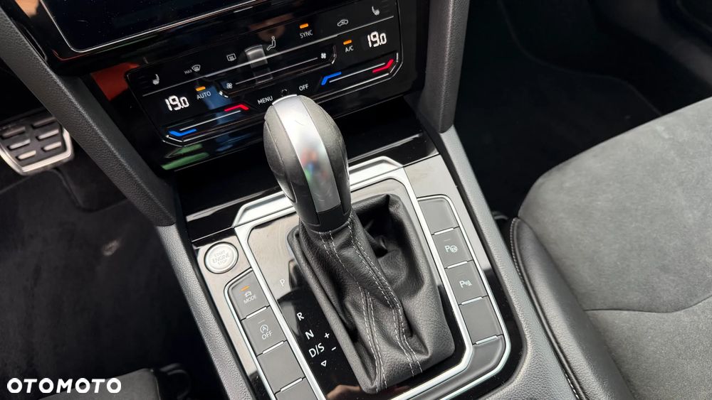 Volkswagen Arteon 2.0 TDI SCR 4Motion DSG R-Line - 31