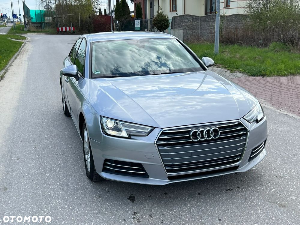 Audi A4 Limousine - 16
