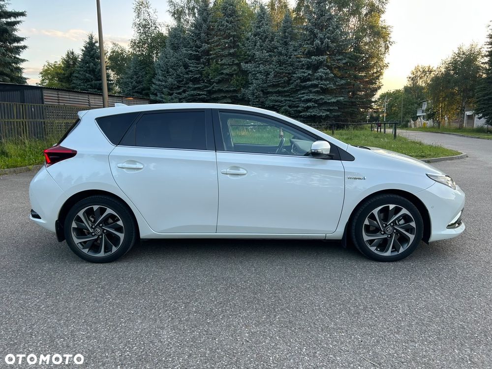 Toyota Auris Hybrid 135 Prestige - 6