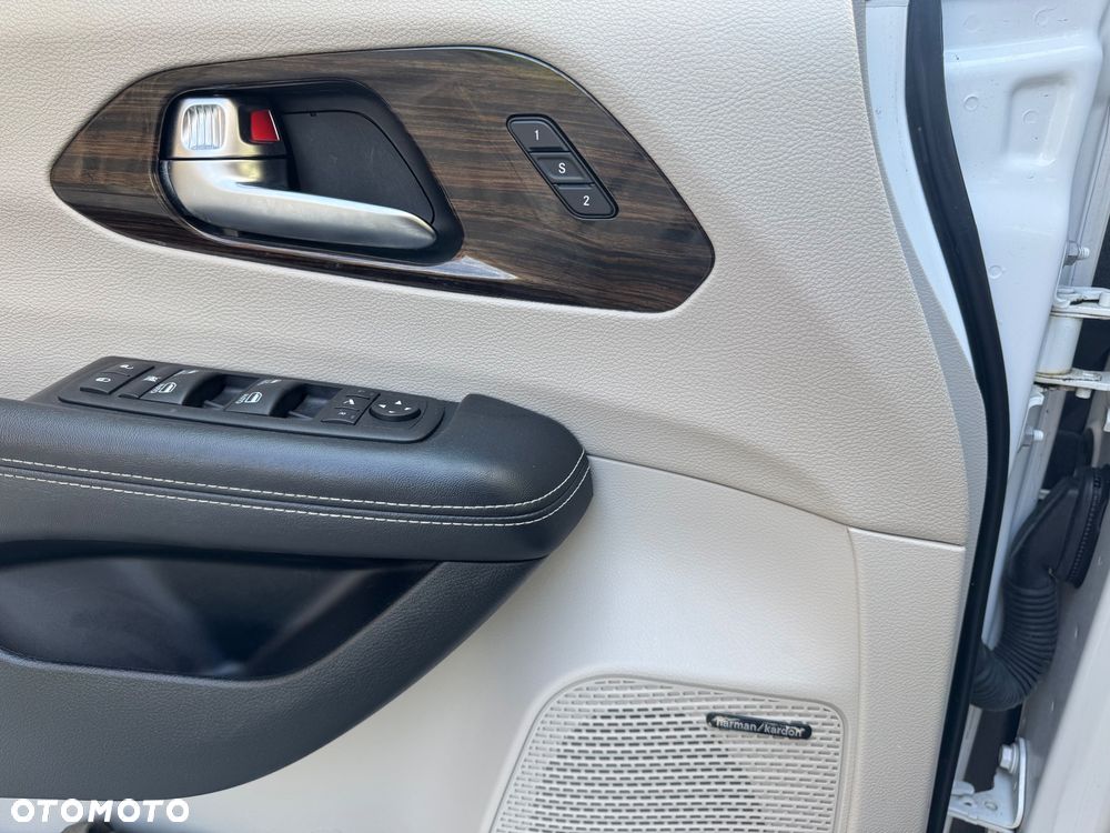 Chrysler Pacifica - 18