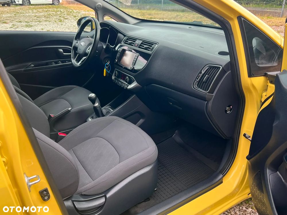 Kia Rio 1.2 Dream Team Edition - 14