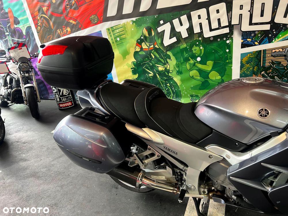Yamaha FJR - 6