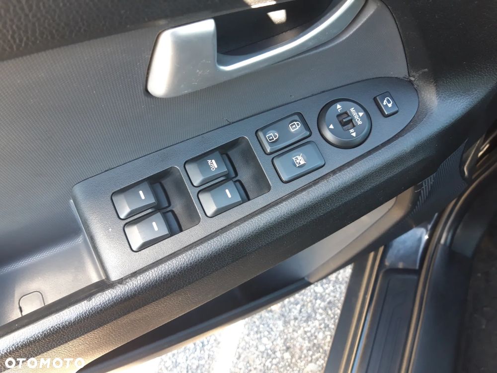 Kia Sportage 1.7 CRDI 2WD Attract - 11