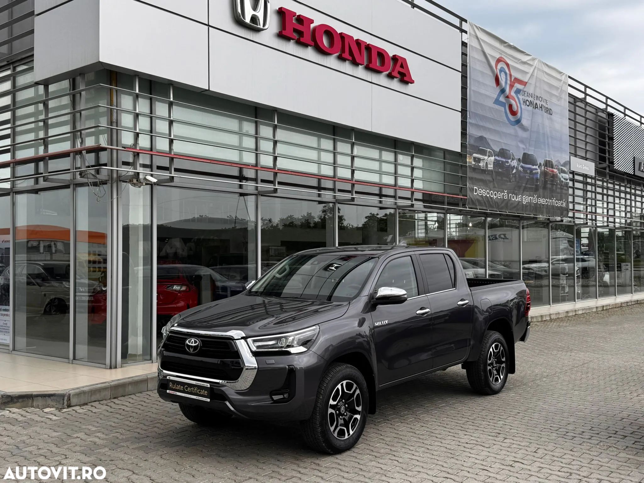 Toyota Hilux 2.8D 204CP 4x4 Double Cab AT Executive - 1