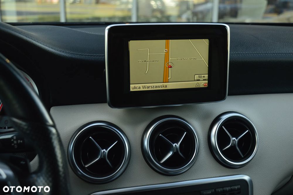 Mercedes-Benz Klasa A 250 4Matic 7G-DCT - 17