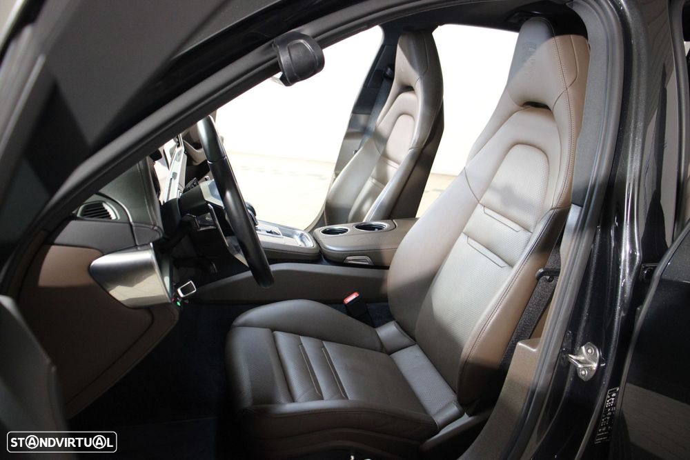 Porsche Panamera 4 S - 9