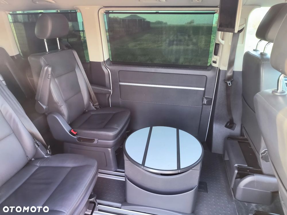 Volkswagen Multivan - 22